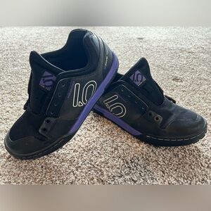5/10 Five Ten Contact biking shoes
